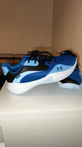 Zapatillas Under Armour Azul y Negro