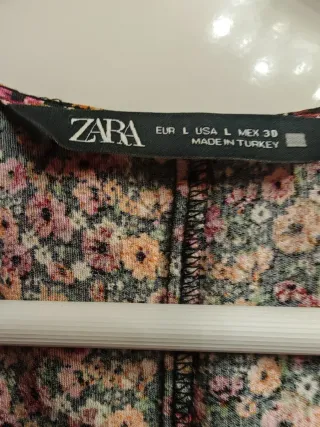 Vestido Zara flores manga larga