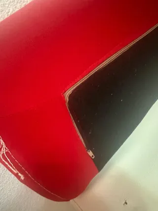 Sofá chaise longue rojo y blanco