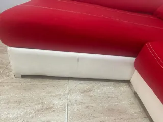Sofá chaise longue rojo y blanco