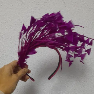 Tocado de plumas buganvilla