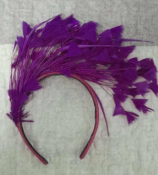 Tocado de plumas buganvilla