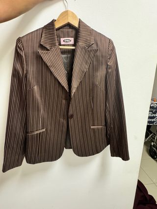 Americana Niyola Rayas Marrón Talla M