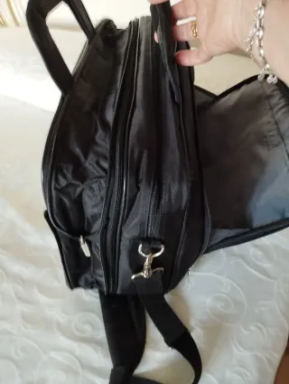 Bolso maletín negro y gris.TARGUS.