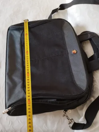 Bolso maletín negro y gris.TARGUS.