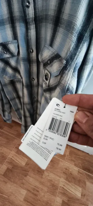 Camisa de cuadros RipCurl azul y negra