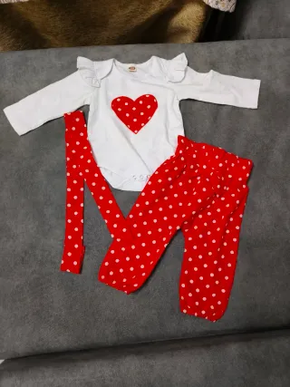 Conjunto body y pantalón bebé corazón