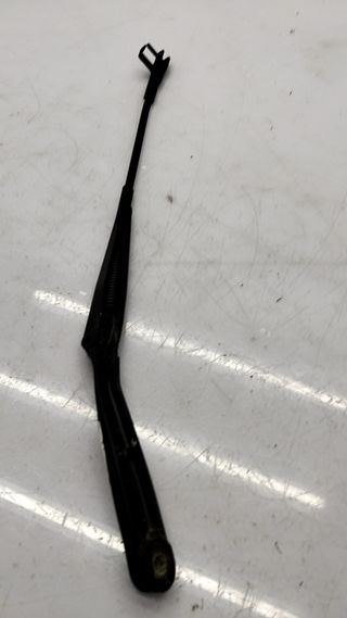 BRAZO LIMPIA DELANTERO IZQUIERDO VOLKSWAGEN POLO (9N1)