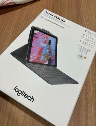 Teclado Logitech Slim Folio iPad 10.2