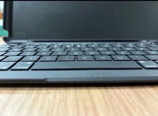 Teclado Logitech Slim Folio iPad 10.2