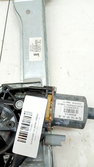 ELEVALUNAS DELANTERO DERECHO PEUGEOT 208 (P2)