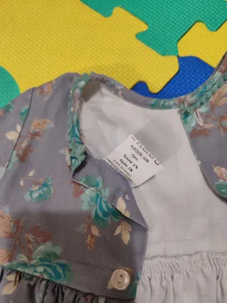 Vestido de niña verde floral con lazo