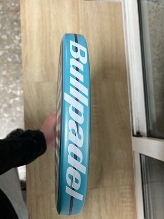 Pala Bullpadel Vertex JR (solo tiene un partido)