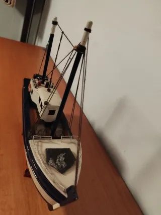 Maqueta Barco Pesca Azul y Blanco