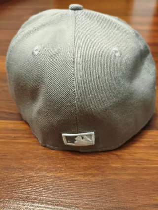 Gorra New Era LA 59FIFTY Gris Talla 7 1/4