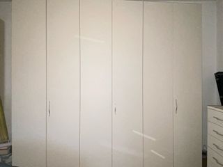 Armadio moderno beige 6 ante.