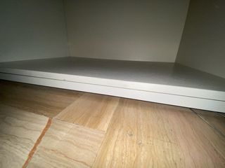 Armadio moderno beige 6 ante.