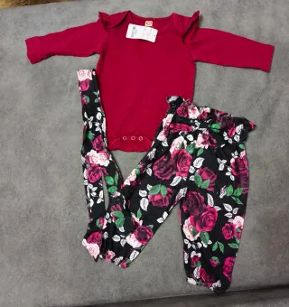 Conjunto body y pantalón flores sin estrenar