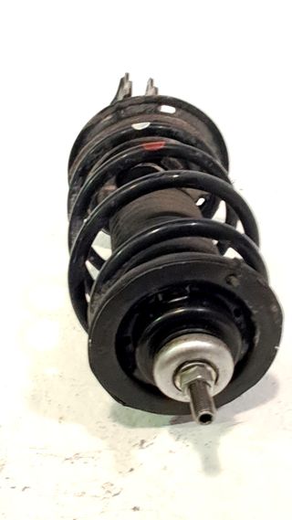 AMORTIGUADOR DELANTERO DERECHO TOYOTA YARIS (6)