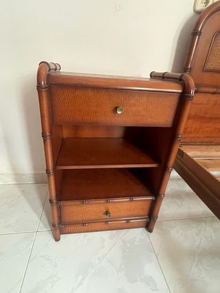 Cama 135cm y Mesitas Madera Bambú