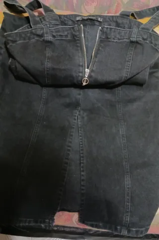 Mono vaquero negro con cremallera