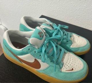 Zapatillas Nike SB Talla 42, aunque talla menos.