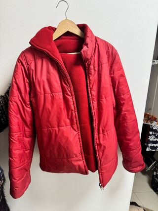 Abrigo acolchado rojo