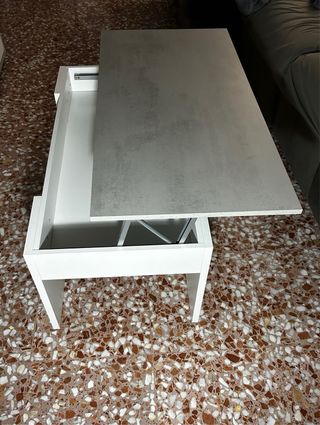 Mesa de centro elevable gris y blanca