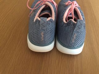 Zapatillas Skechers Gris y Rosa Talla 38