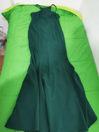 Vestido de fiesta verde con lazo espalda descubier