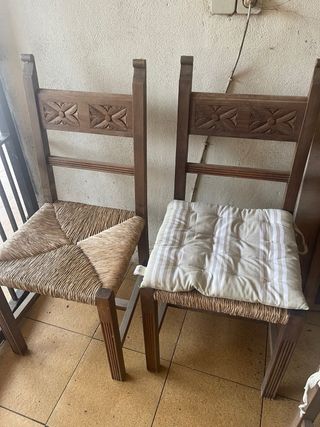6 Sillas de madera antiguas y esparto.