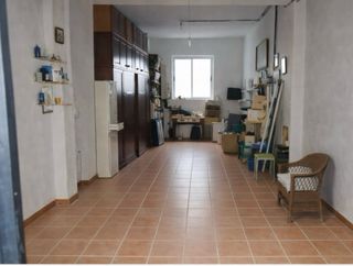 Local o cochera para 2 plazas de vehículos