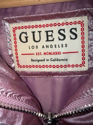 Chaqueta Guess acolchada morada talla S