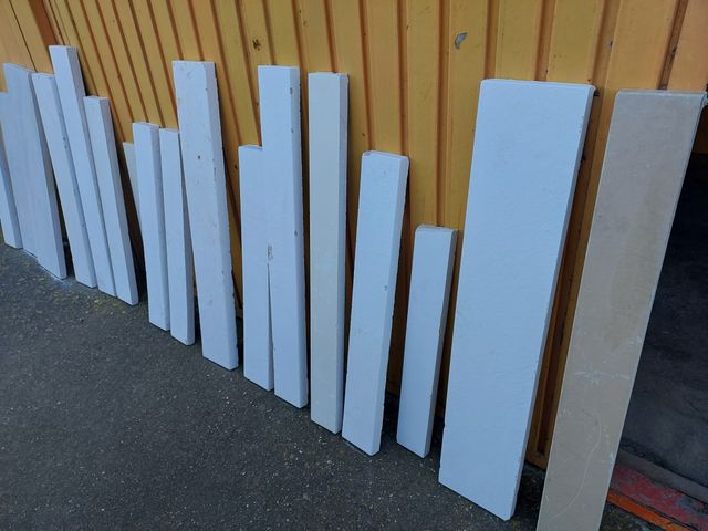 Listones y rodapiés de piedra