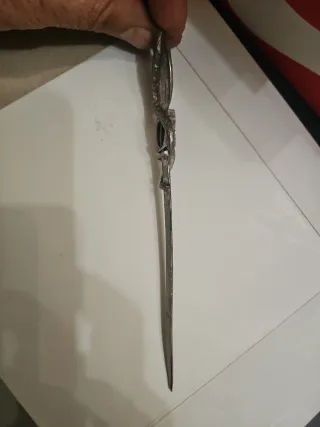 Tagliacarte vintage globo UCB