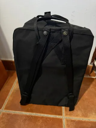 Mochila Fjallraven Kanken Negra 20L
