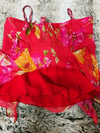 Dice 44 pero es talla pequeña igual L.