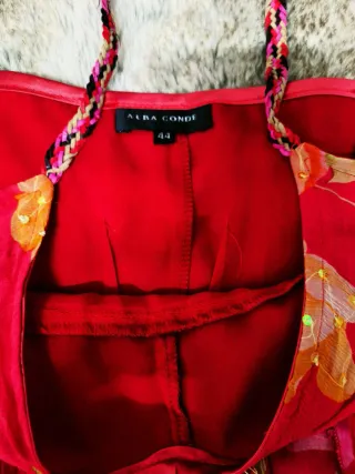 Dice 44 pero es talla pequeña igual L.