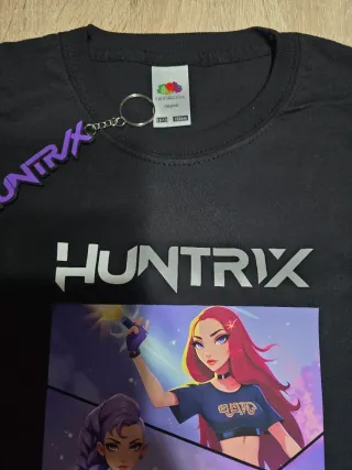 Camiseta y llavero Huntrix