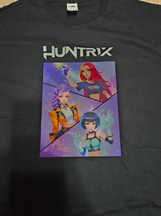 Camiseta y llavero Huntrix