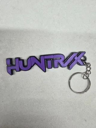 Camiseta y llavero Huntrix