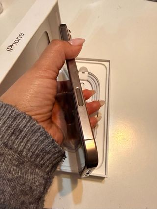 iPhone 16 pro max 256gb con caja y cable