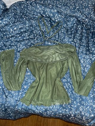 Blusa verde de malla con tirantes
