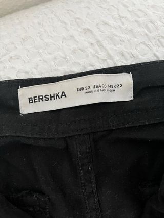 Pantalón cargo ancho Bershka negro