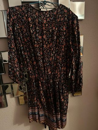 Vestido Bershka floral talla L