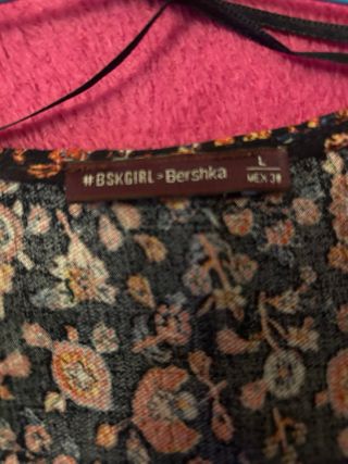 Vestido Bershka floral talla L