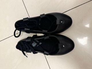 Zapatos bailarina negros con cordones