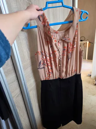 Consegna di abbigliamento giovanile taglia 36-38