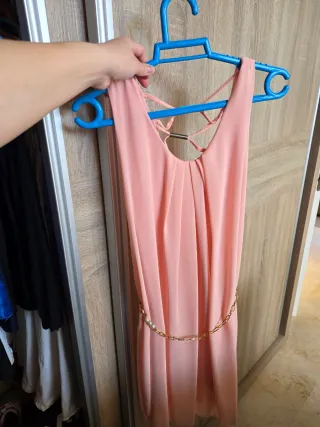 Consegna di abbigliamento giovanile taglia 36-38