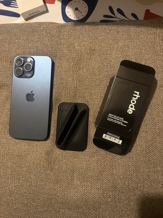 Cover Rhode + Lip stick